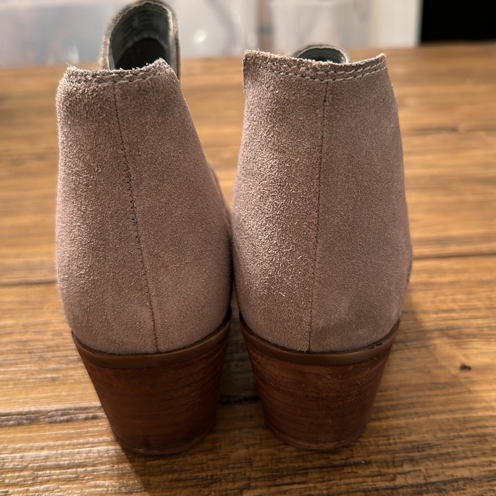 Steven Booties - Picture 3 of 6